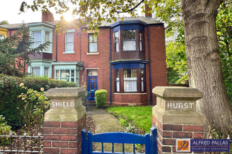 4 bedroom end of terrace house for sale