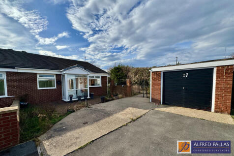 2 bedroom semi-detached bungalow for sale