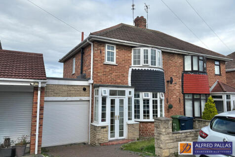 Lunedale Avenue, Seaburn Dene 3 bed semi