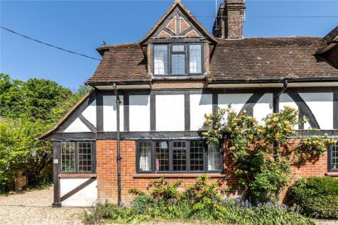 2 bedroom semi-detached house for sale