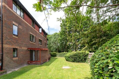 Studio flat for sale
