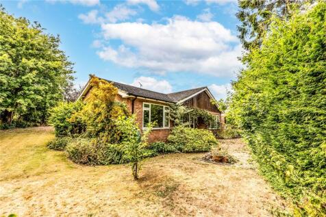 4 bedroom detached bungalow for sale