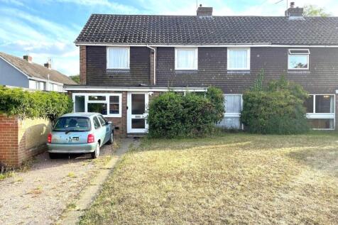 5 bedroom semi-detached house for sale