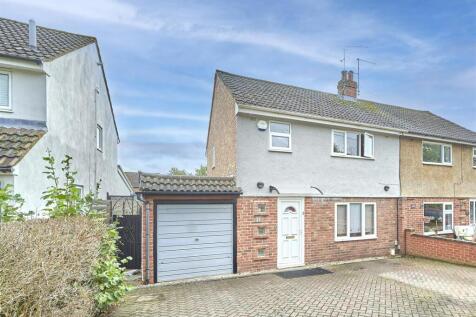 Grace Gardens, Bishop's Stortford CM23 3 bed semi