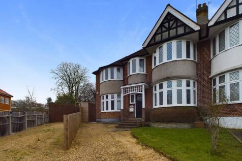 5 bedroom semi-detached house for sale