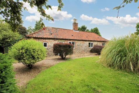 Long Common, Norwich 2 bed detached bungalow for sale