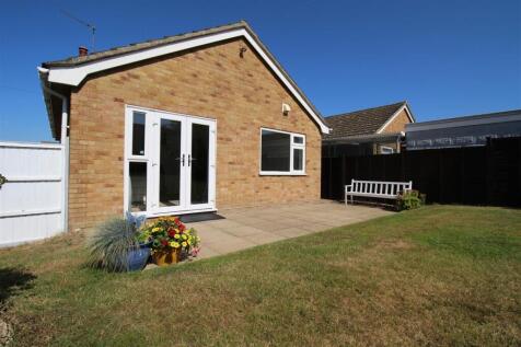Fairfields, Cawston 2 bed detached bungalow for sale
