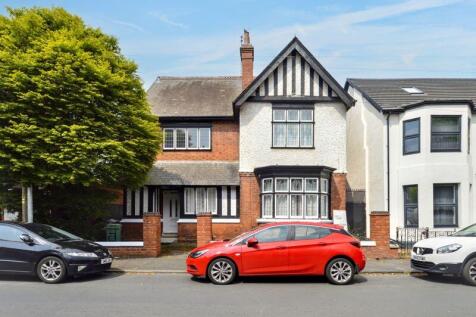 6 bedroom detached house for sale