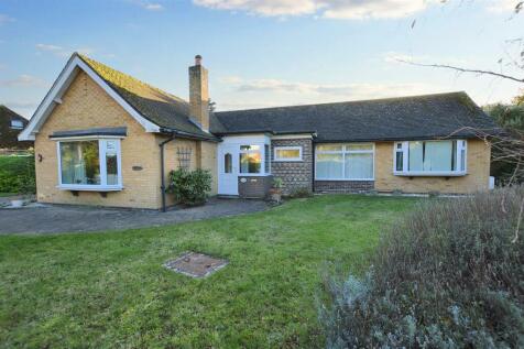 2 bedroom detached bungalow for sale