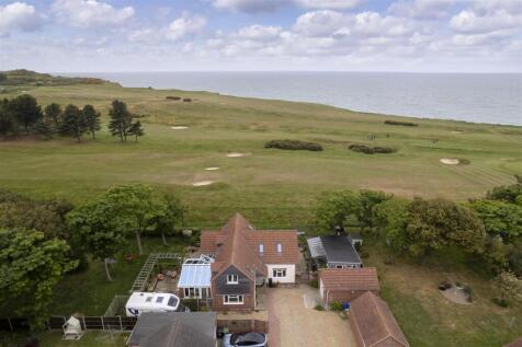 Hillingdon Park, Overstrand 3 bed detached house for sale