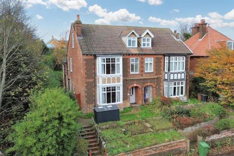 7 bedroom semi-detached house for sale