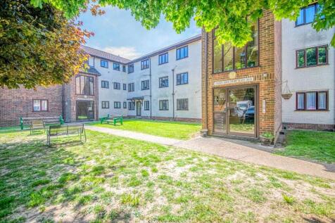 1 bedroom ground floor flat for sale