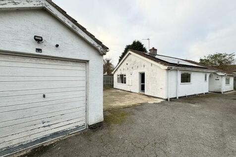 3 bedroom detached bungalow for sale