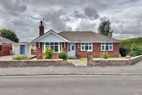 HOLTON MOUNT, HOLTON LE CLAY 3 bed detached bungalow for sale