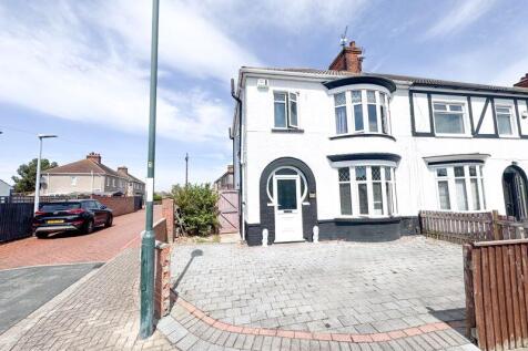 3 bedroom semi-detached house for sale