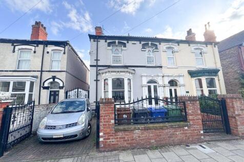 4 bedroom semi-detached house for sale