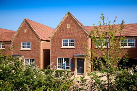 The Paddocks, Bow Brickhill, Milton... 4 bed semi