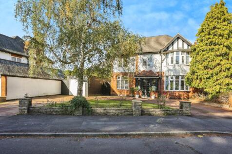 5 bedroom detached house for sale