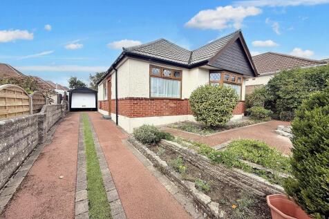 Poole 2 bed detached bungalow for sale