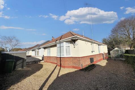 3 bedroom detached bungalow for sale