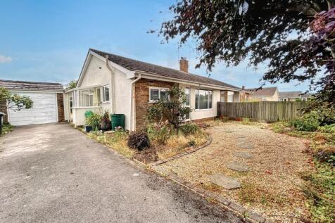 2 bedroom semi-detached bungalow for sale