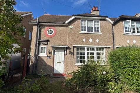 2 bedroom semi-detached house for sale