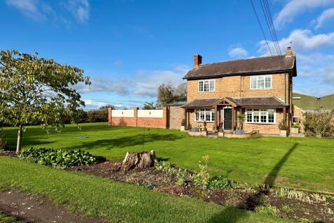 2 bedroom detached house for sale