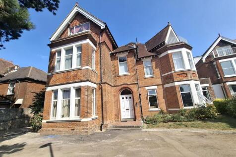 Beach Road, Littlehampton 2 bed apartment for sale