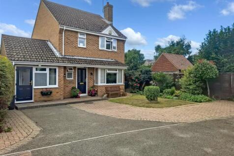 Trinity Way, Littlehampton 3 bed detached house for sale