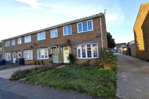 3 bedroom end of terrace house for sale