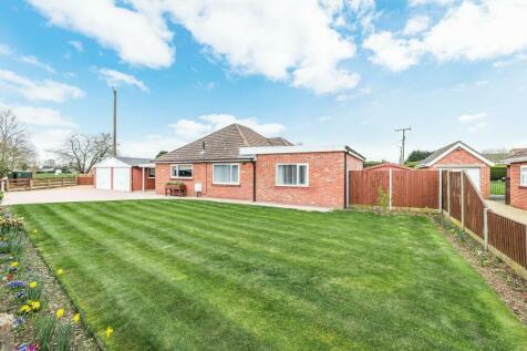 4 bedroom detached bungalow for sale