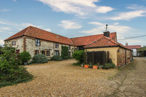 Northwold 7 bed barn conversion for sale