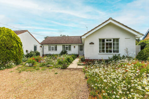 3 bedroom detached bungalow for sale