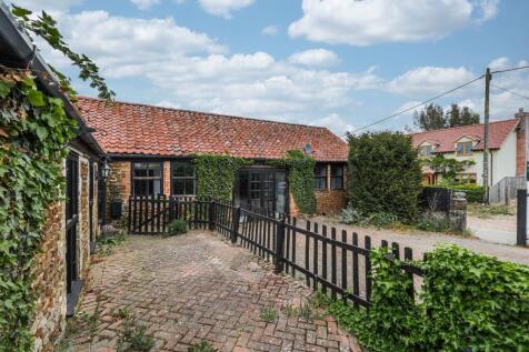 Chain Free in Pentney 3 bed barn conversion for sale