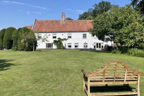 Gayton 5 bed farm house for sale