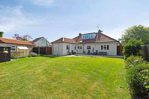 Chain Free in King's Lynn 4 bed chalet for sale