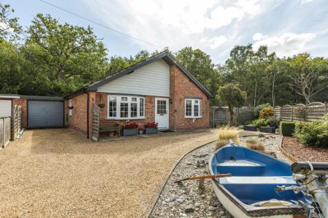 3 bedroom detached bungalow for sale