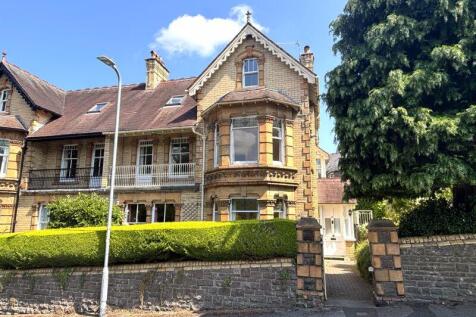 Fosterville Crescent, Abergavenny 6 bed semi