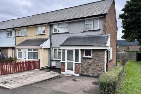 The Avenue, Govilon 3 bed terraced house for sale