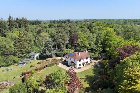 Hale Purlieu, Fordingbridge... 4 bed detached house for sale