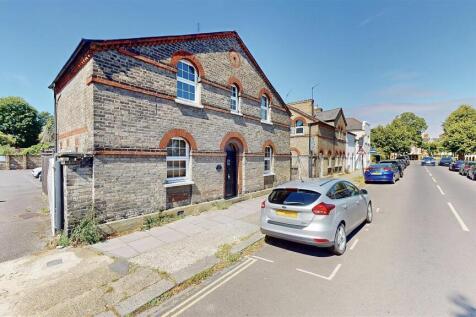 2 bedroom detached house for sale