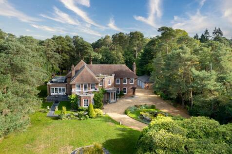 6 bedroom detached house for sale