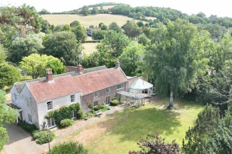 7 bedroom equestrian property for sale