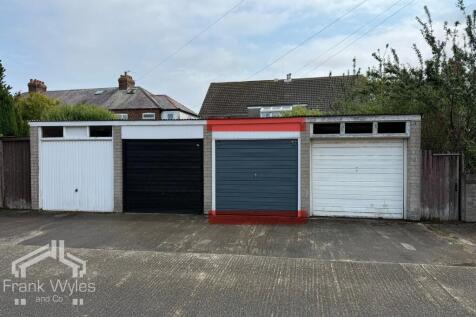 Garage, 2 Crosby Court, Crosby Road... Garage for sale