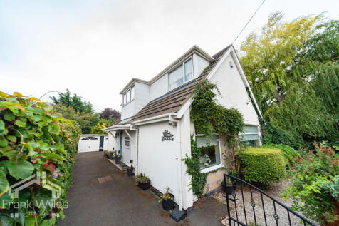 Harrogate Road, Lytham St. Annes... 3 bed bungalow for sale