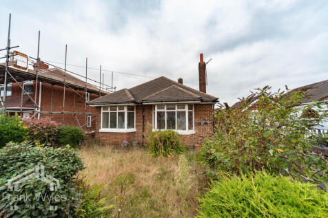Heaton Road, Lytham St. Annes... 2 bed bungalow for sale