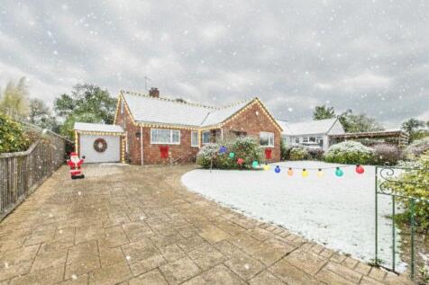Crantock Drive, Almondsbury, Bristol... 4 bed bungalow for sale