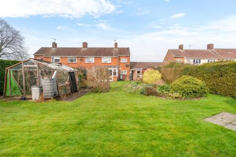 Churchill Close, Sturminster... 3 bed semi