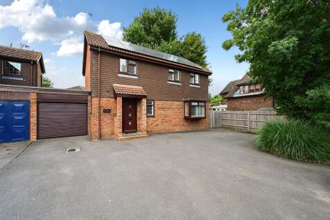 High Street, Partridge Green 4 bed link detached house for sale