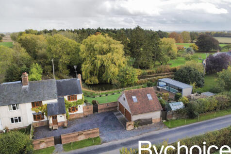 Whitley Cottages, Baythorne End, Essex 3 bed semi